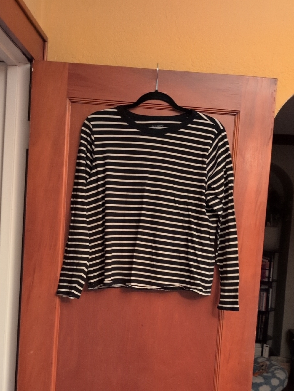 Old Navy Black and White Striped Long Sleeve Tee